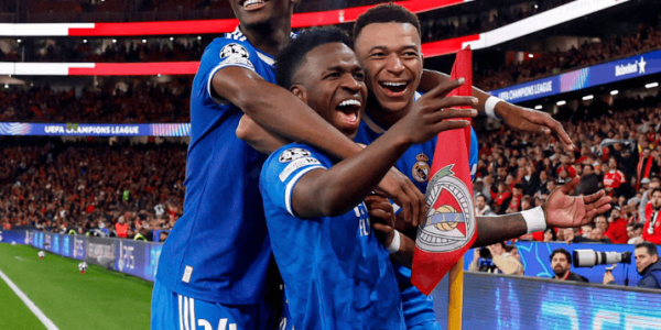 英超名宿批评穆里尼奥：双标，别说维尼修斯了，挑衅球迷你才是行家