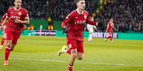 欧联淘汰赛附加赛4-1：德甲第4大胜欧冠前冠军，占得先机