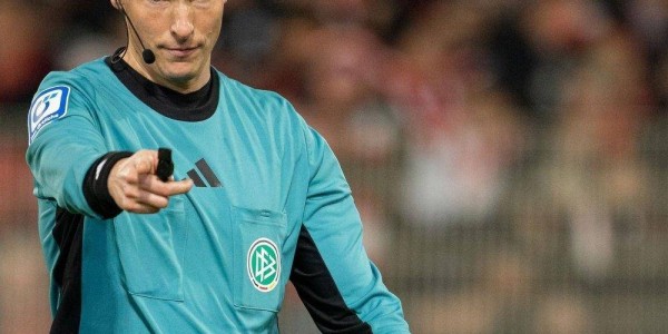 拜仁高层驳斥德甲“青训营”论：钱袋子和奖杯是两码事