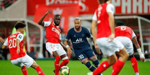 法甲焦点战：图卢兹VS朗斯，榜首争夺战一触即发