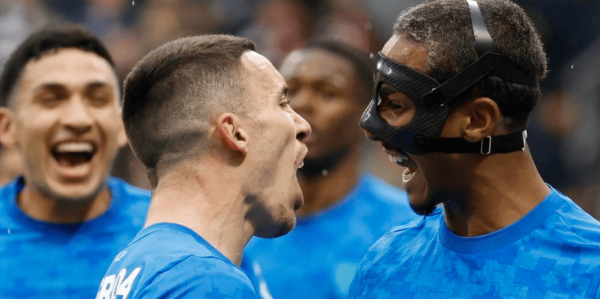 3连胜！德甲昔日冠军轰入3球，被拜仁远远甩开，陷入争四大混战