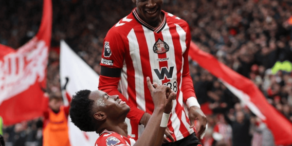 英超最新积分战报：大黑马3场不败，热刺险胜，落后曼联4分