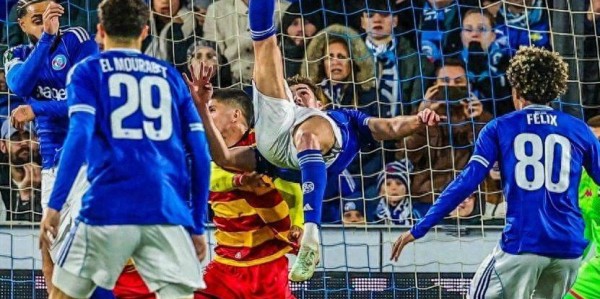 倒钩绝平+11场8球！23岁阿根廷神锋逆袭，从韧带撕裂到法甲射手王