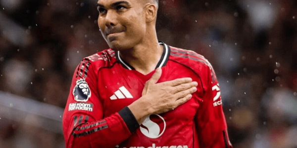 曼联忍痛割爱！功勋铁腰今夏告别，球迷炸锅：他还能再战3年！