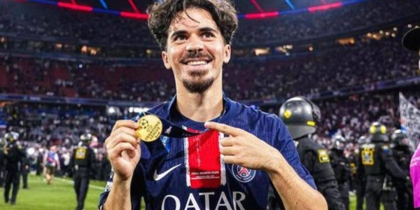 星空前线：维蒂尼亚斩获葡萄牙年度最佳，星空下闪耀的法甲中场之星