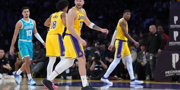 东契奇空砍39分詹姆斯29+9 湖人惨败黄蜂