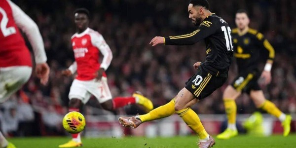 曼联3-2逆转绝杀阿森纳！连胜前二进前四，卡里克10天超阿莫林一年秘诀曝光