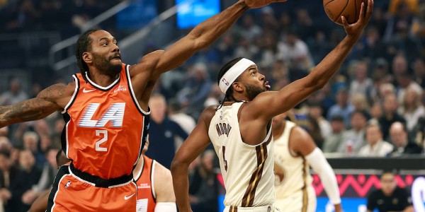 伦纳德23分波杰姆斯基空砍22分 快船客场17分逆转勇士