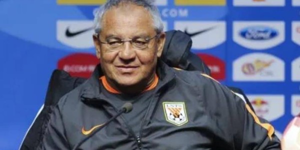 德甲大牌教练刚二进宫跟山东队约，就为俱乐部搞定三笔重量级引援，鲁能球迷坐不住了