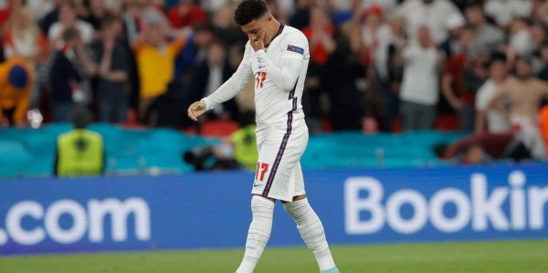 从1.3亿到2000万！25岁大英帝星身价断崖式下滑，曼联巨额投资恐打水漂