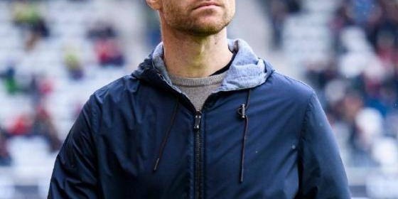 阿隆索不在固执！皇马6000万前锋逆袭，1个月从替补升至当家核心