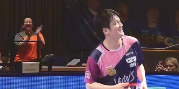 比赛太快没时间带货！方博熬夜解说樊振东欧冠首秀，东哥17分钟打完