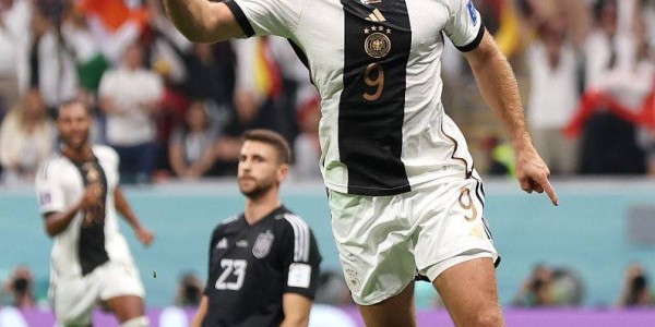 500万欧赌注！AC米兰签下失意锋霸，9号球衣背后的救赎与期待