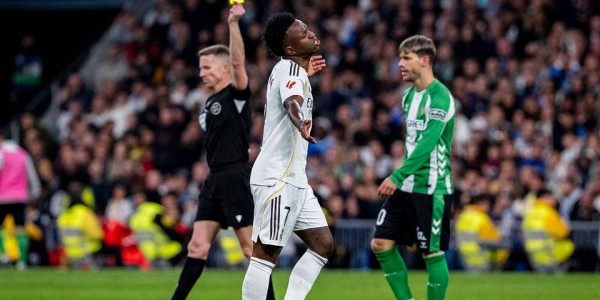 17场无进球！皇马内部压力巨大，切尔西15亿欧求购维尼修斯能否成真？