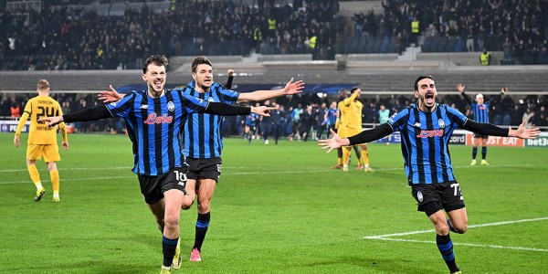 到底谁才是真蓝黑，这一天他们挺起意大利足球的脊梁