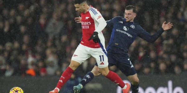 讨喜还是讨债？刚给阿尔特塔送上大礼，卡里克转头就带队杀上门了