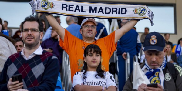 巴萨女足国家德比3-0完胜皇马，西甲冠军几无悬念，霸主地位无人能撼！