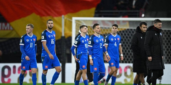 有能！尤尔曼接手药厂德甲7胜1平只输拜仁 联赛第12北伐至第2