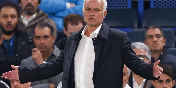 刺激夜：62岁穆帅率队2-0晋级，法甲领头羊3-3遭阻击，本泽马失点