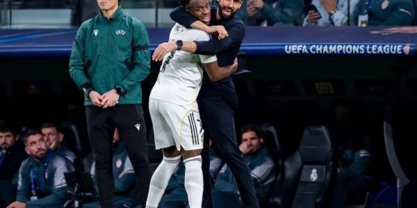 现在的皇马堪称世界上最矛盾的球队这究竟是为什么？又为何如此？