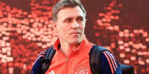 曼联冬窗必须全力梭哈！锁定 “无解妖星”，冲欧冠就靠他