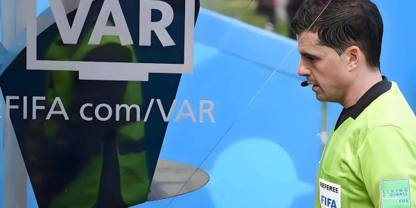 皇马1-2遭绝杀！VAR双杀+姆巴佩摆烂，15年耻辱争冠又悬了？