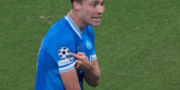 曼联旧将闪耀欧冠，霍伊伦德双响暗讽阿莫林！拉爵不怒反喜一亿在望