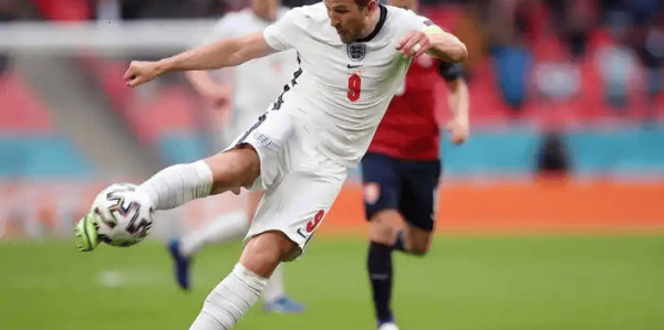 周五008德甲焦点！拜仁主场迎战“克星”门兴，凯恩缺阵，比分进球数精准剖析