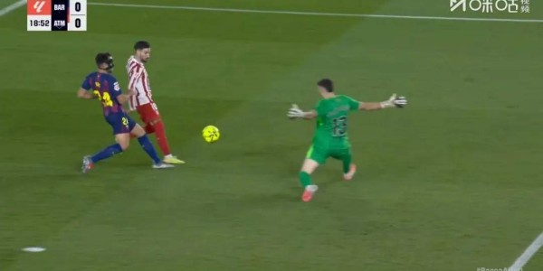 硬碰硬！巴萨3-1马竞 超越皇马领跑西甲