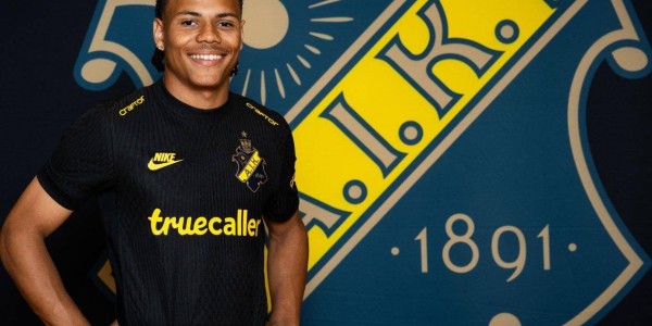 曼联1月300万签中锋小妖已在谈判！拉爵继续刮彩，单场10球射手失宠