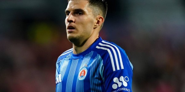 喜讯！浙江队敲定欧冠级别中场神将，19场6球3助攻，中超争冠或变天