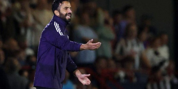 新帅已定！曼联敲定救火人选，前主帅再度回归，进欧冠区就续约