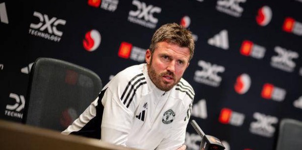 一夜巨变！曼联新帅名单曝光，欧冠争夺再添变数