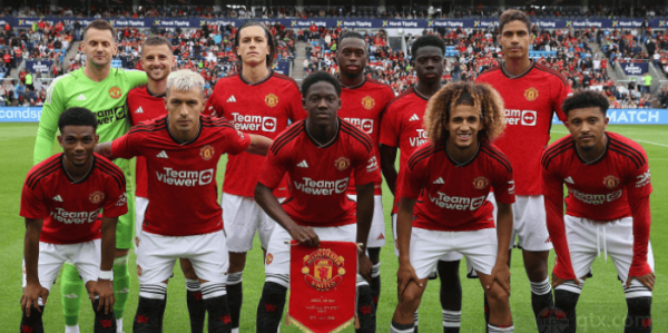 8670万镑撬核心！曼联锁定托纳利，纽卡无缘欧冠被迫放人！