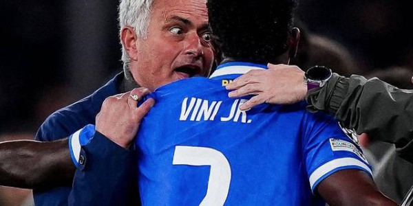 真敢说！63岁穆里尼奥揭露欧冠裁判潜规则：皇马三将“免黄牌”