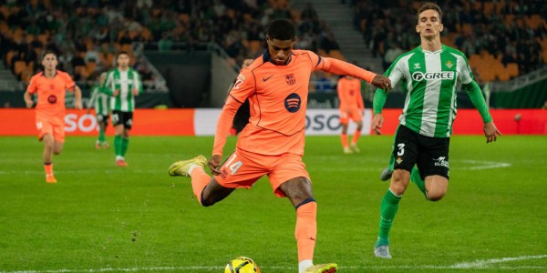 西甲-进球大战！安东尼闪击费兰半场戴帽 巴萨5-3贝蒂斯