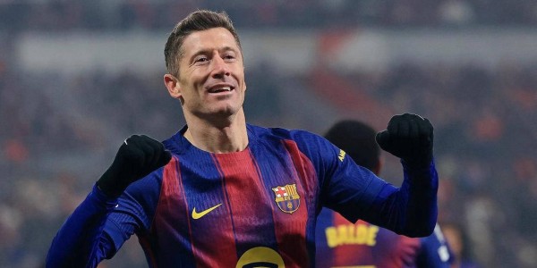 欧冠最新战报：拜仁巴萨携手晋级，四强已出局，皇马稳居第三