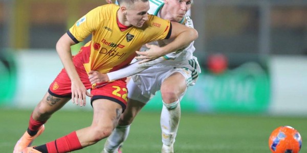 罗马签下荷兰锋线新星马伦：意甲豪门的进攻新武器