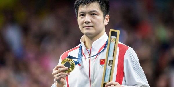 樊振东蛇年最后1战！德甲联赛赢1场败1场，单打逆袭、双打惜败