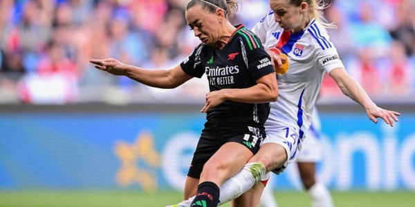 熟悉的剧本，不同的结局：阿森纳卫冕之路始于一场自毁