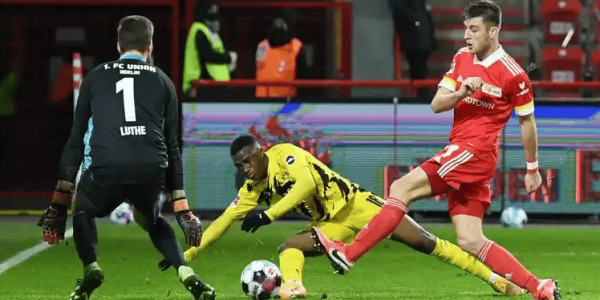 德甲卡位生死局！门兴VS斯图加特前瞻：主场低迷遇客场劲旅，黑马冲四能否破局？