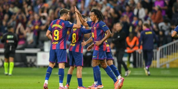 西甲-亚马尔助攻莱万破门 巴萨连场逆转2-1皇家社会登顶