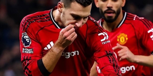 4战4胜！临时工教练带曼联仅1个月就脱胎换骨，原因曝光，3豪强来抢人