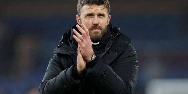 被曼联绝杀后，埃弗顿才发现不对劲，难怪卡里克一直按兵不动