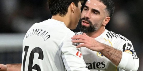 皇马新帅阿韦洛亚有望转正！西甲五连胜反超巴萨，冠军争夺战硝烟再起