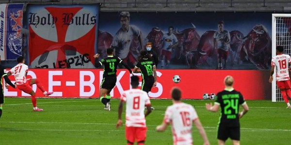 德甲欧冠资格战：莱红牛主场迎不来梅，谁能抢占上游先机？