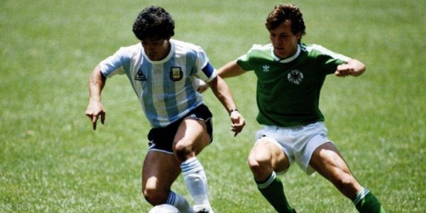 足球史上只有3个真正天才，卡佩罗明确划线贝利马拉多纳梅西入选，C罗被定义为靠勤奋成就的球员