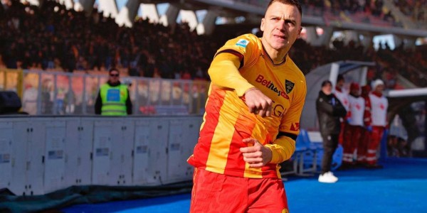 意甲第20轮：帕尔马逆转莱切，24岁阿根廷悍将8分钟连入两球定胜局