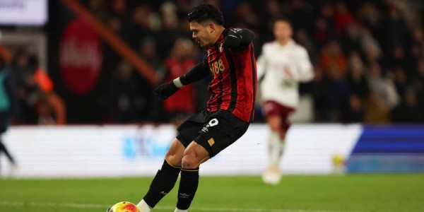 不离队！阿森纳与恩瓦内里携手共进，留队成长更为关键