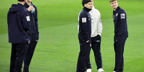 德甲最佳阵容揭晓：拜仁六人入选，施洛特贝克等新星崭露头角